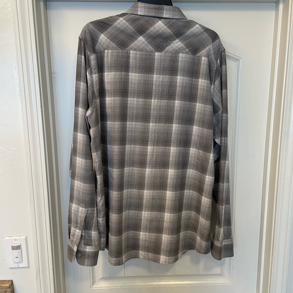 Travis Mathew - gray plaid shirt - men’s XL - Picture 2 of 4